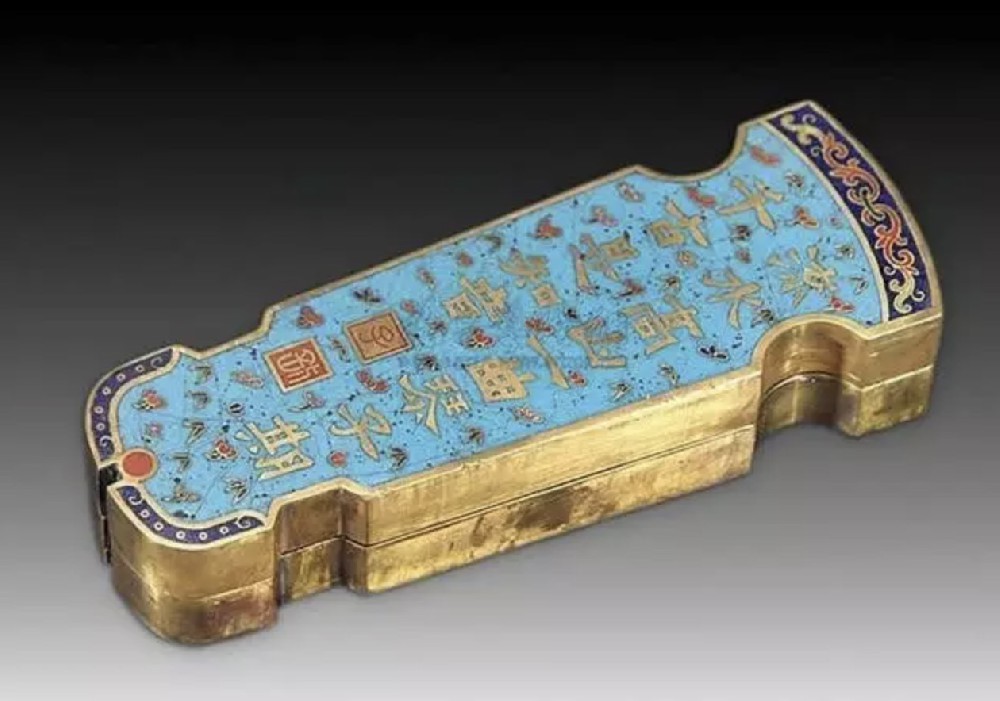 文(wén)房(fáng)雅趣：小(xiǎo)巧精緻的(de)墨盒